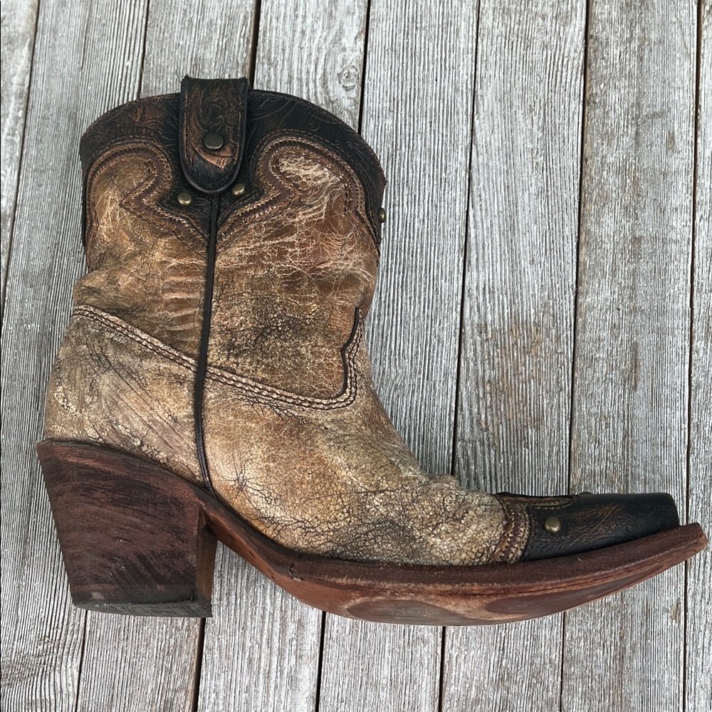Corral Distressed Brown and Black Ankle Boots - Picture 9 of 15